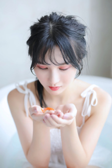 善良漂亮的女老板中字